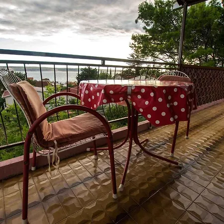 In Starigrad-paklenica 6846 Apartamento