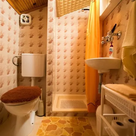 In Starigrad-paklenica 6846 Apartamento *