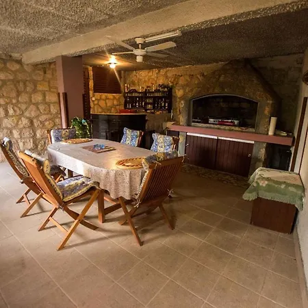 In Starigrad-paklenica 6846 Appartamento