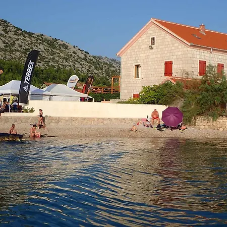 In Starigrad-paklenica 6846